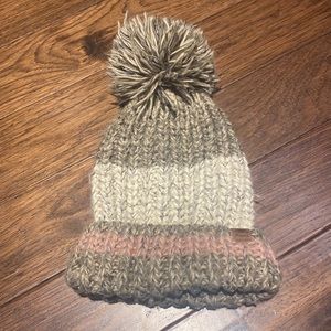 Roots knit winter hat and mittens